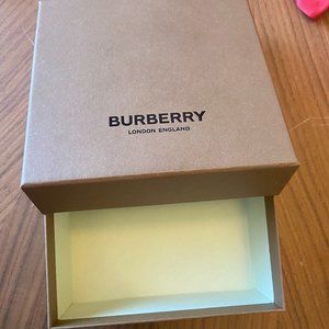 Burberry box